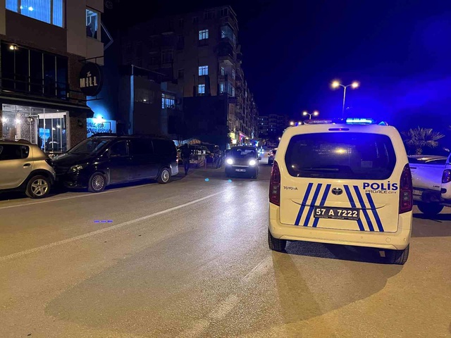 Eğlence mekanında aynı masada oturduğu arkadaşını vurdu