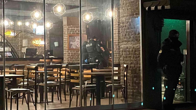 Eğlence mekanında aynı masada oturduğu arkadaşını vurdu