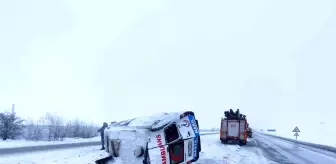 Son dakika haberleri! Devrilen ambulanstaki sağlık görevlisi yaralandı