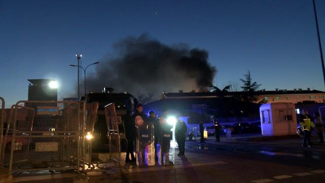 Son Dakika: Ümraniye T tipi cezaevinde yangın! Olay yerine çok sayıda itfaiye ekibi sevk edildi Son Dakika: Ümraniye T tipi cezaevinde yangın! Olay yerine çok sayıda itfaiye ekibi sevk edildi