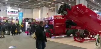TürkTraktör, yeni modellerini fuarda ziyaretçilerle buluşturdu