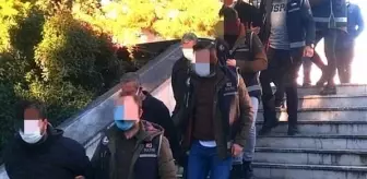 Yolu kardan kapanan köydeki hamile kadın için ekipler seferber oldu