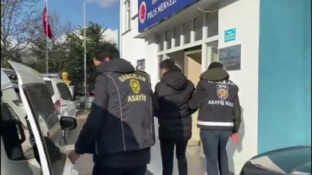 Bağcılar'da tünelde havaya ateş açan maganda yakalandı Bağcılar'da tünelde havaya ateş açan maganda yakalandı