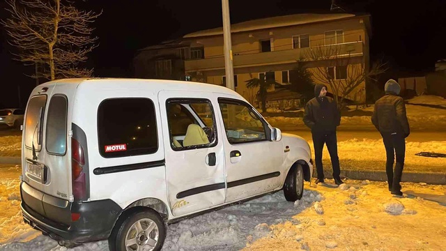 Buzlanma beraberinde kaza getirdi! Düzce'de 25 araç birbirine girdi