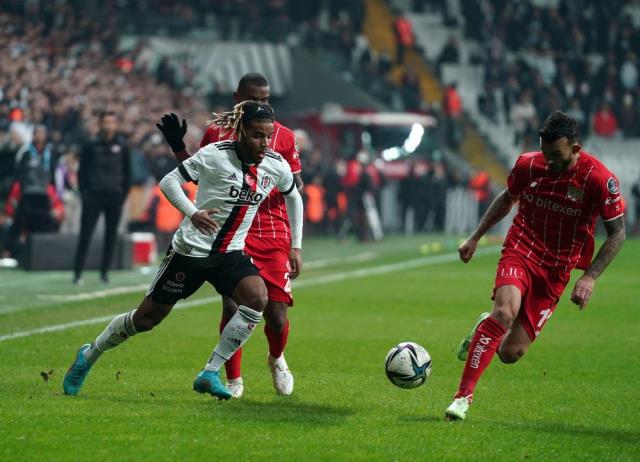 Dolmabahçe'de sessiz gece! Beşiktaş, Antalyaspor'la puanları paylaştı Dolmabahçe'de sessiz gece! Beşiktaş, Antalyaspor'la puanları paylaştı
