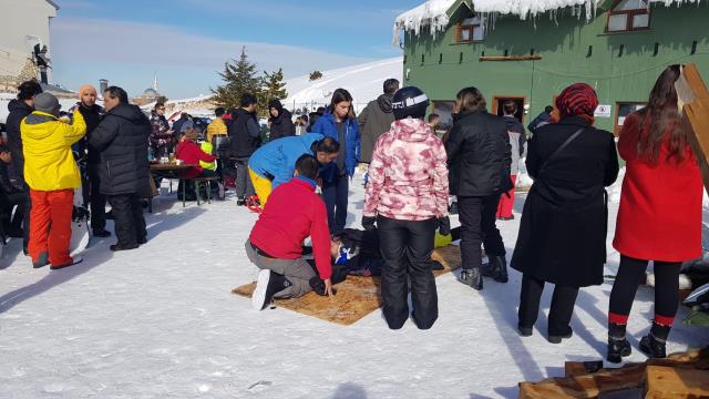 Saklıkent Kayak Merkezi'nde kar birikmesi nedeniyle sundurma çöktü: 8 yaralı