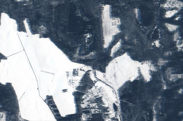 Ukrayna - Belarus sınırındaki askeri hareketlilik uydudan görüntülendi Ukrayna - Belarus sınırındaki askeri hareketlilik uydudan görüntülendi