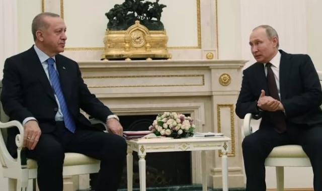 Gündemden düşmeyen Putin-Macron görüşmesi sonrası Cumhurbaşkanı Erdoğan'ın Moskova ziyareti gündem oldu