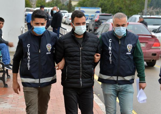 Epilasyon merkezindeki olayın kan donduran detayları! Eşini kıskanan adamı kasığından vurmuş Epilasyon merkezindeki olayın kan donduran detayları! Eşini kıskanan adamı kasığından vurmuş