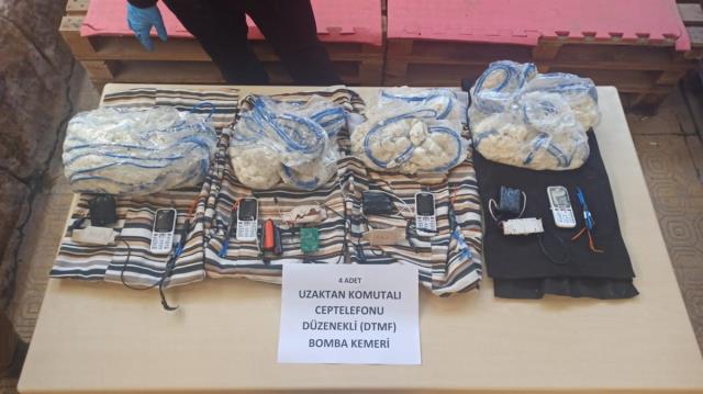 Son Dakika: Hatay emniyeti önledi! 4 canlı bomba kilolarca patlayıcıyla yakalandı Son Dakika: Hatay emniyeti önledi! 4 canlı bomba kilolarca patlayıcıyla yakalandı