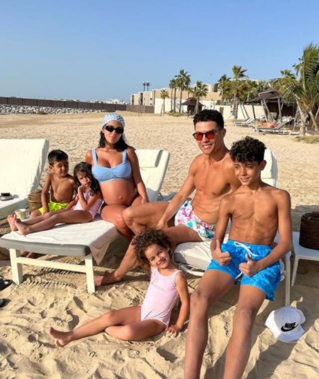 Babasının oğlu! Cristiano Ronaldo Junior, dev takıma transfer oldu Babasının oğlu! Cristiano Ronaldo Junior, dev takıma transfer oldu