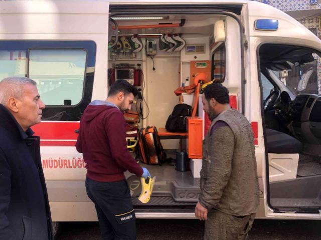 Bakan Koca'dan, kıyafeti kirli olduğu için ambulansa binmek istemeyen işçiyle ilgili içi gönderme dolu paylaşım Bakan Koca'dan, kıyafeti kirli olduğu için ambulansa binmek istemeyen işçiyle ilgili içi gönderme dolu paylaşım