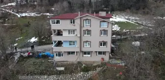 KASTAMONU - Heyelan nedeniyle 4 katlı bina boşaltıldı