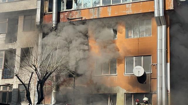 Son dakika: İstanbul'da korkutan yangın! Art arda patlamalar meydana geldi, ekipler olay yerinde