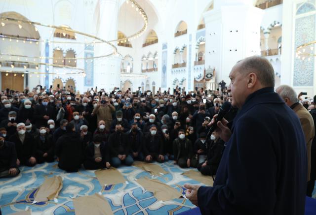 Son Dakika: Koronavirüsü atlatan Cumhurbaşkanı Erdoğan kameralar karşısına geçti! İşte ilk sözleri