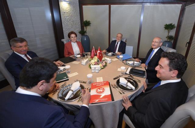 Akıllardaki tek soru yanıt buldu! 6 muhalefet partisi lideri oturma krizini yuvarlak masa ile çözdü Akıllardaki tek soru yanıt buldu! 6 muhalefet partisi lideri oturma krizini yuvarlak masa ile çözdü