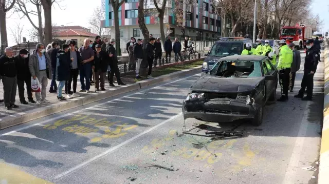 Edirne'de 2 kişinin yaralandığı kazayı vatandaşlar film gibi izledi