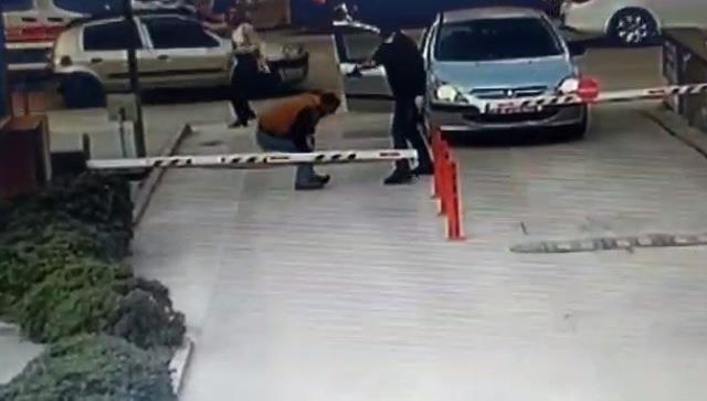 Polis memuru, karısı ve dostu olduğu kişiye kurşun yağdırmıştı! Ölen kadının okul müdürü olduğu ortaya çıktı Polis memuru, karısı ve dostu olduğu kişiye kurşun yağdırmıştı! Ölen kadının okul müdürü olduğu ortaya çıktı