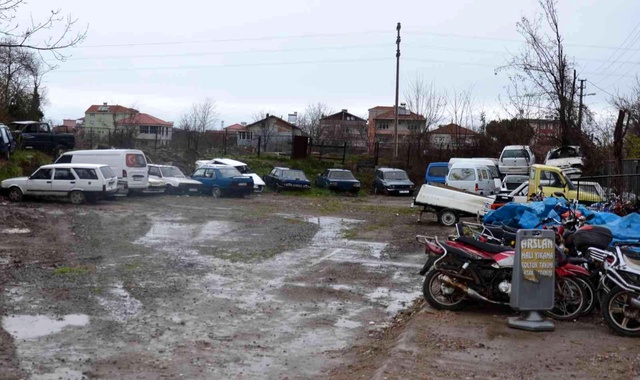 Otoparkı devralan şahıs, 20 ayrı çekici ile 25 aracı çaldı! Otoparkı devralan şahıs, 20 ayrı çekici ile 25 aracı çaldı!