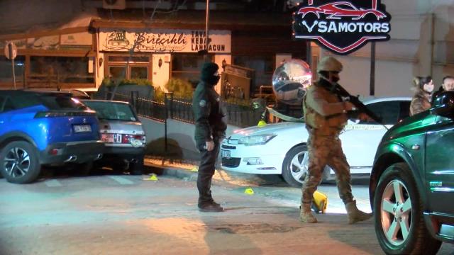 Bakırköy'ü savaş alanına çevirdiler! Oto galerideki silahlı çatışmada 4 kişi yaralandı