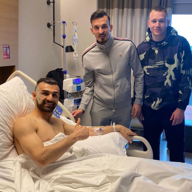 Elmacık kemiğine darbe alan Fenerbahçe'nin forveti Serdar Dursun ameliyat oldu Elmacık kemiğine darbe alan Fenerbahçe'nin forveti Serdar Dursun ameliyat oldu