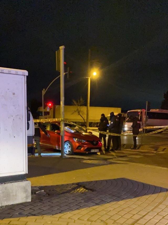 Kocaeli'nin göbeğinde korkunç suikast! Arkadan kar maskeleriyle gelip araçtaki kadınları öldürdüler Kocaeli'nin göbeğinde korkunç suikast! Arkadan kar maskeleriyle gelip araçtaki kadınları öldürdüler