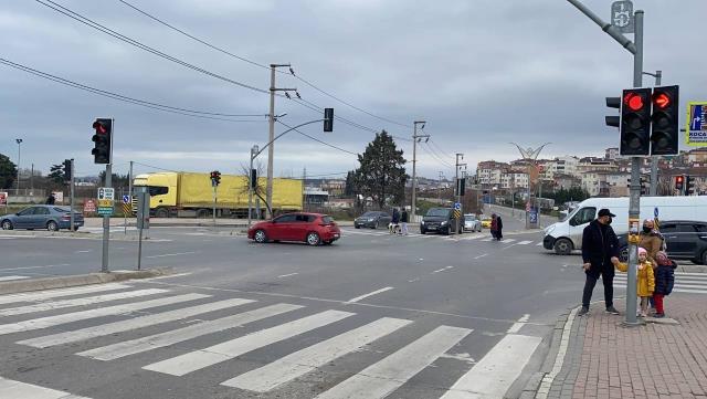 Kocaeli'nin göbeğinde korkunç suikast! Arkadan kar maskeleriyle gelip araçtaki kadınları öldürdüler Kocaeli'nin göbeğinde korkunç suikast! Arkadan kar maskeleriyle gelip araçtaki kadınları öldürdüler