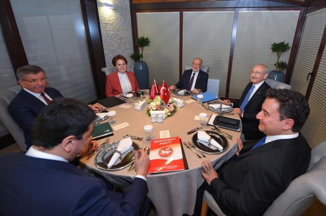 Son Dakika: 6 muhalefet liderinin tarihi toplantısından ortak açıklama: Yeni sistemle ilgili mutabakat metnini 28 Şubat 2022'de paylaşacağız Son Dakika: 6 muhalefet liderinin tarihi toplantısından ortak açıklama: Yeni sistemle ilgili mutabakat metnini 28 Şubat 2022'de paylaşacağız