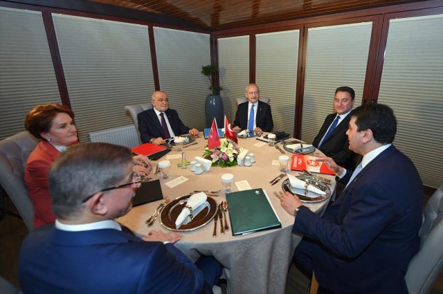 Son Dakika: 6 muhalefet liderinin tarihi toplantısından ortak açıklama: Yeni sistemle ilgili mutabakat metnini 28 Şubat 2022'de paylaşacağız Son Dakika: 6 muhalefet liderinin tarihi toplantısından ortak açıklama: Yeni sistemle ilgili mutabakat metnini 28 Şubat 2022'de paylaşacağız