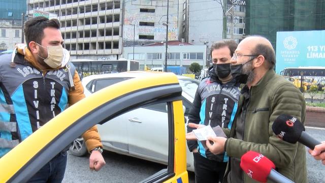 250 TL'lik taksimetre ücretinden şüphelenen polisler, direksiyon altında düğme buldu 250 TL'lik taksimetre ücretinden şüphelenen polisler, direksiyon altında düğme buldu