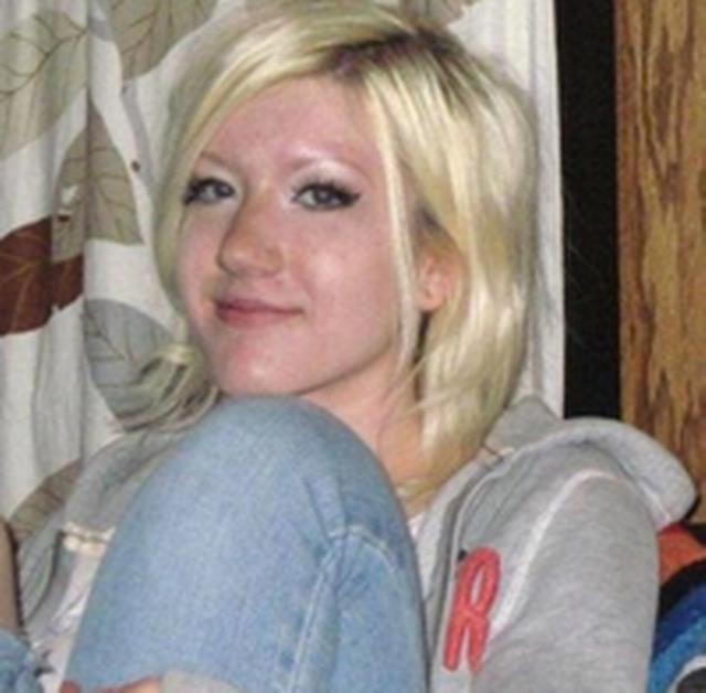 Arabasında cinsel ilişkiye girdiği genç kızı boğarak öldürdü, olayı karısına itiraf etti