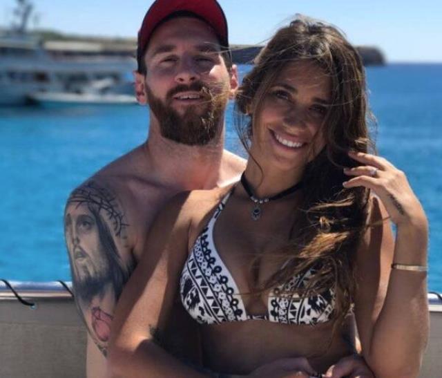 Ünlü şarkıcı Messi'nin başını yaktı! Cinsel içerikli fotoğraflar ortaya çıktı, dünya gündemi karıştı