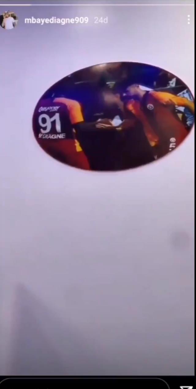Galatasaray'ın sözleşmesini feshettiği Mbaye Diagne, ticarete atıldı Galatasaray'ın sözleşmesini feshettiği Mbaye Diagne, ticarete atıldı