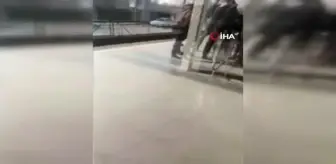 Son dakika haberi... Metro durağında yumruklu kavga kamerada