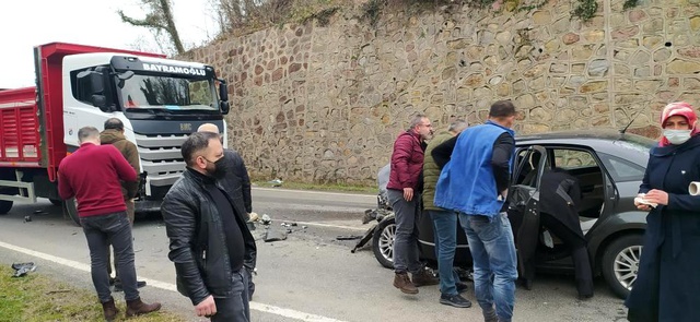 Otomobil ile kamyonun çarptığı feci kazada can pazarı: 2 ölü, 2 yaralı