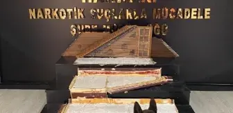 Enstrüman kılıfından 13 kilo uyuşturucu çıktı