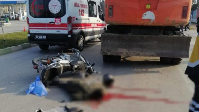Feci ölüm! İş makinesinin altında kalan motosiklet sürücüsü hayatını kaybetti Feci ölüm! İş makinesinin altında kalan motosiklet sürücüsü hayatını kaybetti