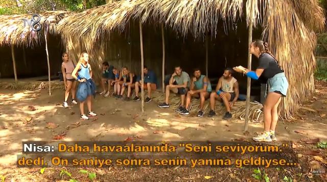 Survivor'da 14 Şubat kutlaması! Mert, sevgilisi Sude'ye çiçek hediye ediyor Survivor'da 14 Şubat kutlaması! Mert, sevgilisi Sude'ye çiçek hediye ediyor