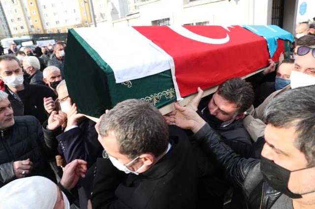 Türkücü Arif Şentürk son yolculuğuna uğurlandı