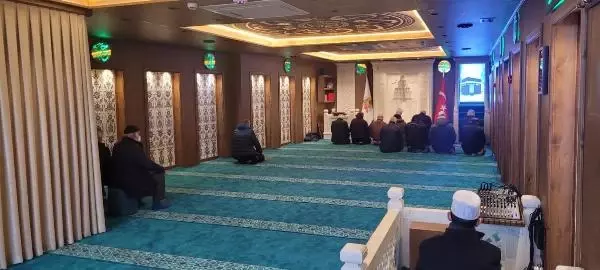3 vakit namazı kılınan cami