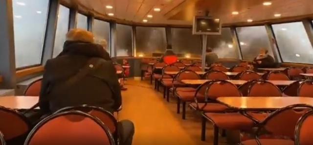 Almanya'da fırtına nedeniyle seyir halindeki feribotun camları patladı Almanya'da fırtına nedeniyle seyir halindeki feribotun camları patladı