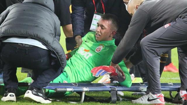 Muslera sahalara ne zaman dönüyor? İşte Uruguaylı eldivenin formasına kavuşacağı tarih Muslera sahalara ne zaman dönüyor? İşte Uruguaylı eldivenin formasına kavuşacağı tarih