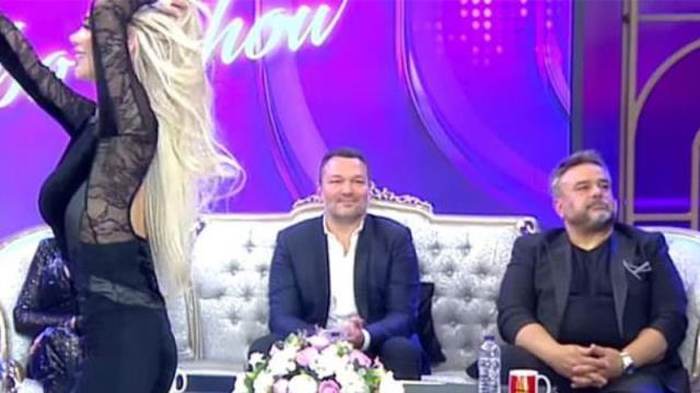 Oryantal Didem dans ederken kafasını çeviren Bülent Sertaş, klibinde Ukraynalı modeli oynattı