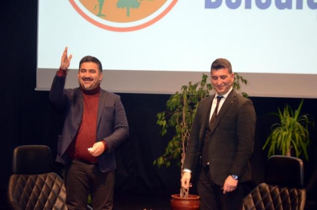 Sadettin Saran kongreyi işaret etti, Ümit Özat bombayı patlattı: Fenerbahçe'nin başkanı belli Sadettin Saran kongreyi işaret etti, Ümit Özat bombayı patlattı: Fenerbahçe'nin başkanı belli