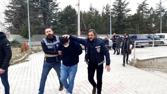 Annesi arkadaşı tarafından katledilen genç: Dünyam yıkıldı