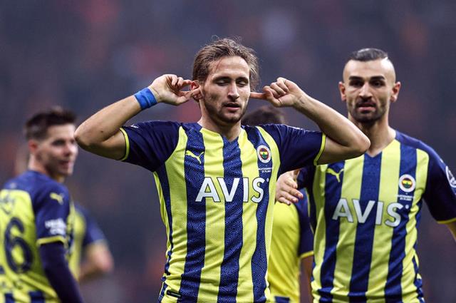 Derbi zaferi sonrası Fenerbahçe'de olay paylaşım! Yine kulak tıkadılar Derbi zaferi sonrası Fenerbahçe'de olay paylaşım! Yine kulak tıkadılar