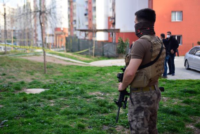 Platonik aşkının erkek arkadaşını kalbinden bıçaklayarak öldürdü
