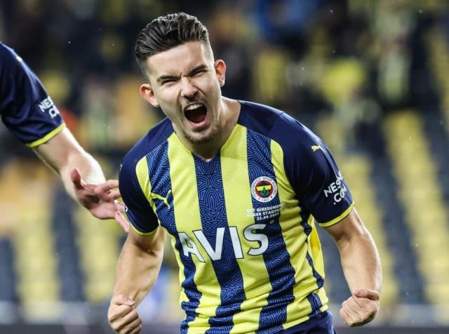 Ferdi Kadıoğlu hangi takıma gidecek? Amcasından çok konuşulacak transfer açıklaması Ferdi Kadıoğlu hangi takıma gidecek? Amcasından çok konuşulacak transfer açıklaması