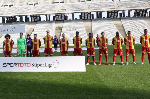 Kimse sebebini anlamadı! Yeni Malatyaspor protesto etti, Antalyaspor da destek verdi Kimse sebebini anlamadı! Yeni Malatyaspor protesto etti, Antalyaspor da destek verdi