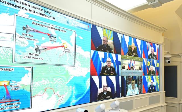 Putin, nükleer üçleme güçlerinin yer aldığı tatbikatı başlattı